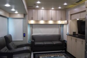 volvo-semi-with-a-smart-fortwo-parked-on-its-back- (2)