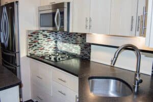 volvo-semi-with-a-smart-fortwo-parked-on-its-back- (3)