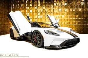 Ford GT με μόλις 15 χλμ. ικετεύει να το οδηγήσεις