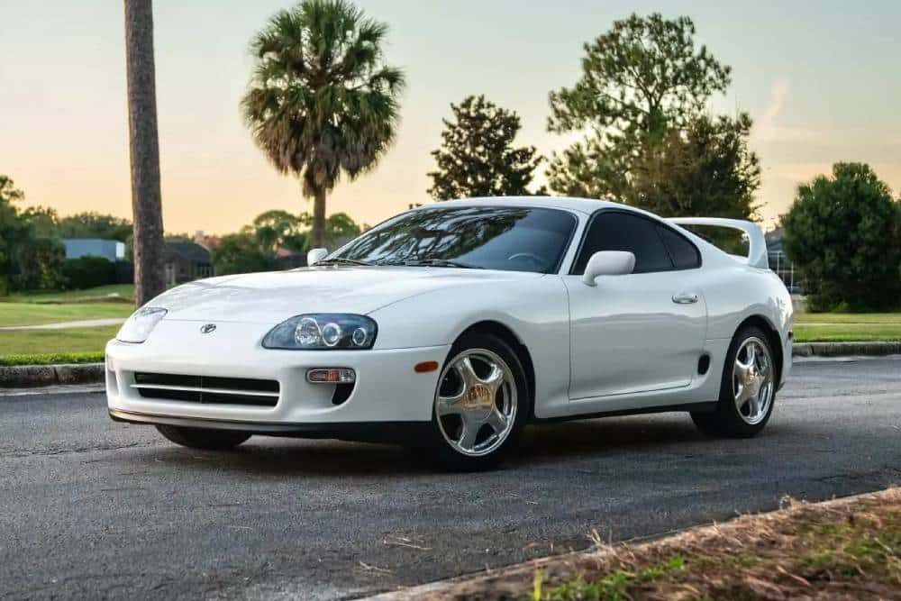 https://cdn.autogreeknews.gr/wp-content/uploads/2025/11/1998-Toyota-Supra-Auction-Mecum-1_result22.jpg