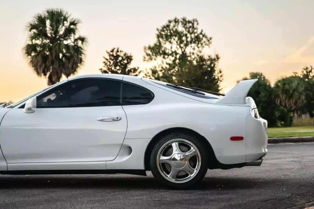 https://cdn.autogreeknews.gr/wp-content/uploads/2025/11/1998-Toyota-Supra-Auction-Mecum-8_result22.jpg