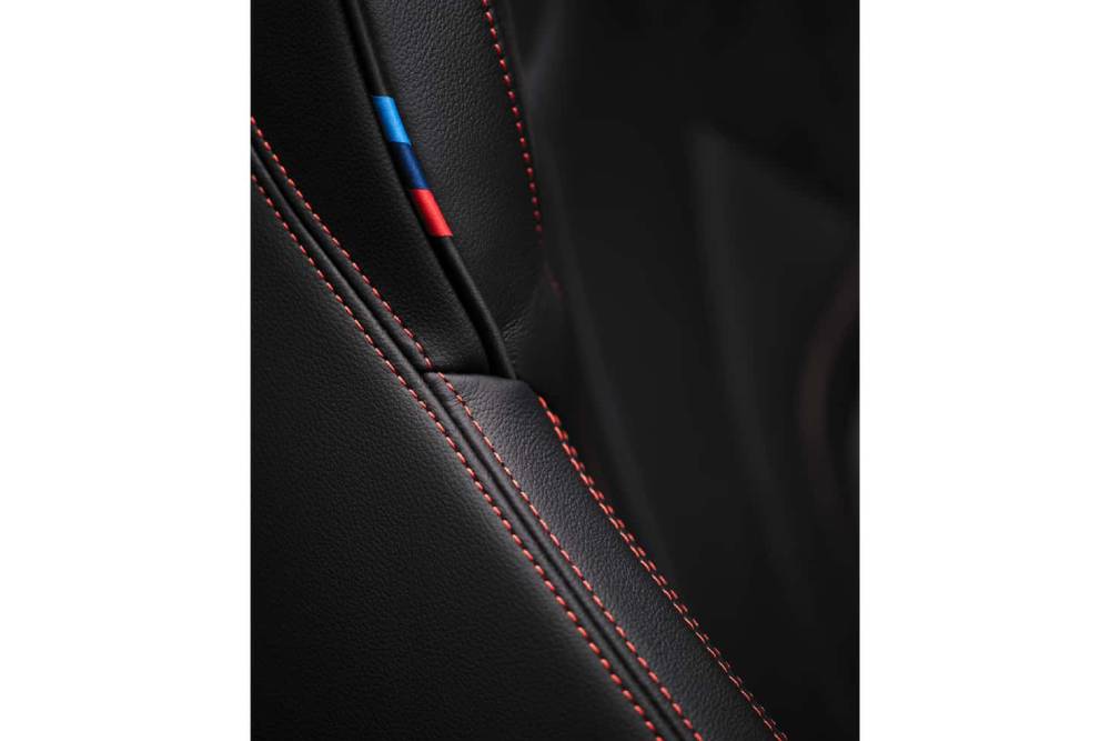 https://cdn.autogreeknews.gr/wp-content/uploads/2025/11/2026-bmw-z4-final-edition-seat-stitching.jpg