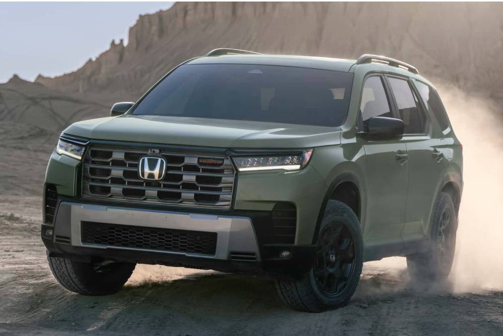 https://cdn.autogreeknews.gr/wp-content/uploads/2025/11/2026-honda-pilot-trailsport-1.jpg