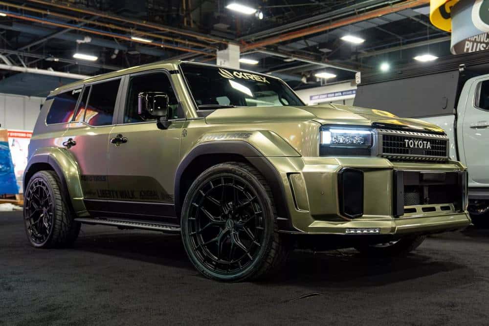 https://cdn.autogreeknews.gr/wp-content/uploads/2025/11/Alpharex-X-Liberty-Walk-Land-Cruiser-SEMA-1-2048x1-1.jpg