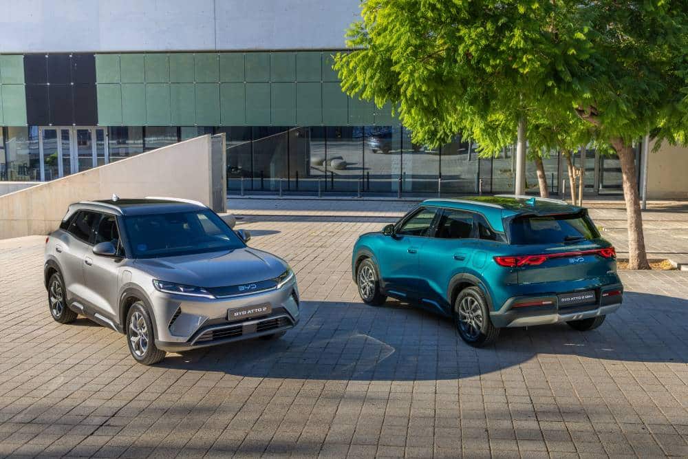 https://cdn.autogreeknews.gr/wp-content/uploads/2025/11/BYD-ATTO-2-Combo-L-1-1.jpg