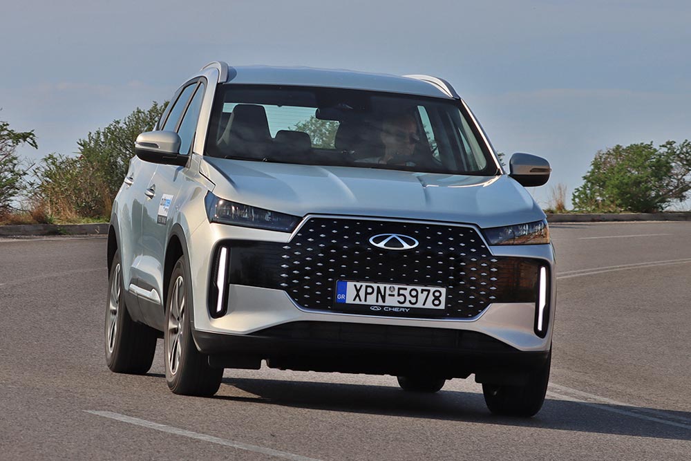 https://cdn.autogreeknews.gr/wp-content/uploads/2025/11/Chery-Tiggo-4-1.5-Hybrid-204-PS-19.jpg