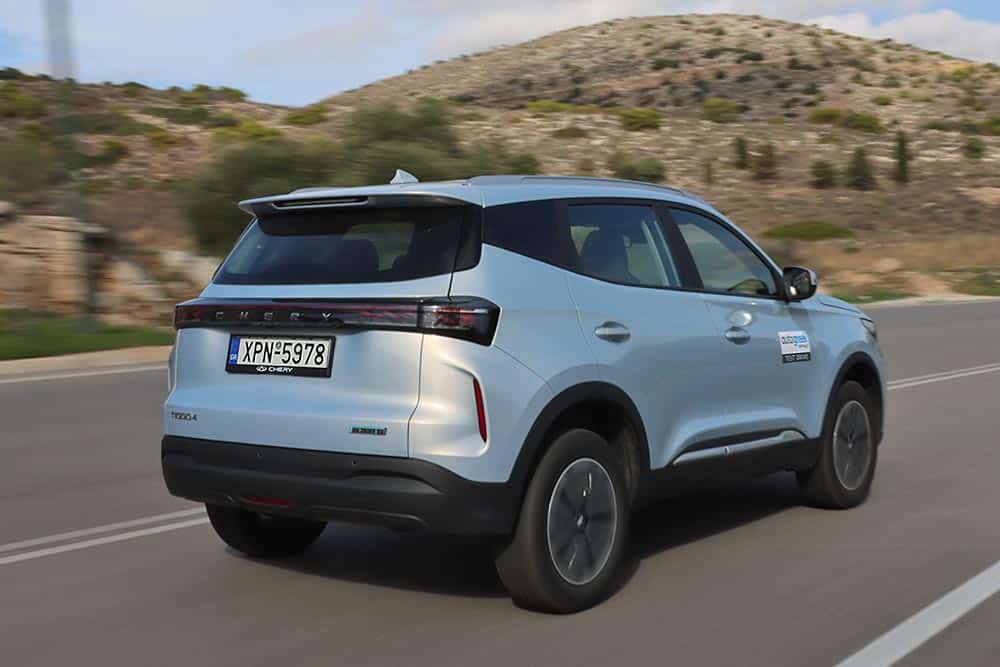 https://cdn.autogreeknews.gr/wp-content/uploads/2025/11/Chery-Tiggo-4-1.5-Hybrid-204-PS-7.jpg