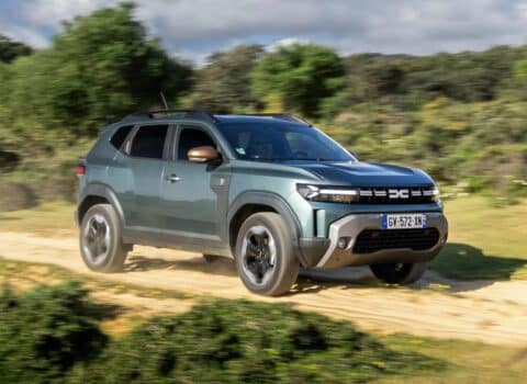 Λυτρωτής το νέο Dacia Duster Hybrid 140