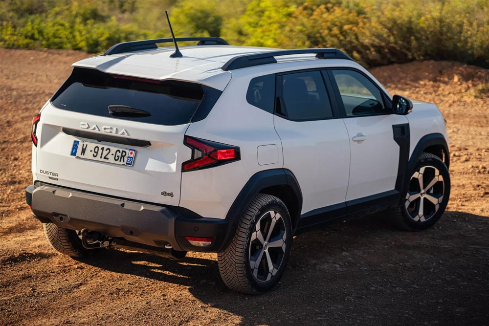 https://cdn.autogreeknews.gr/wp-content/uploads/2025/11/Dacia-Duster-III-hybrid-g-150-4X4-6.jpg