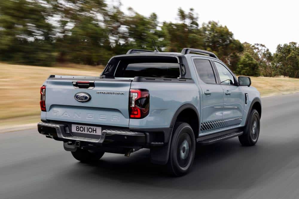 https://cdn.autogreeknews.gr/wp-content/uploads/2025/11/FORD-RANGER-PHEV_03-1.jpg