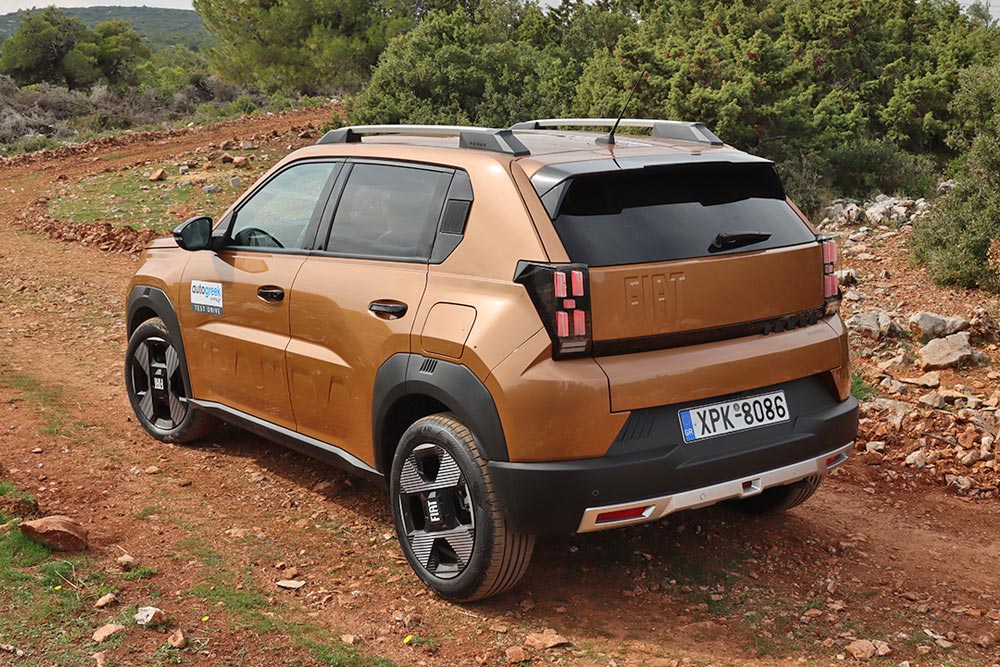 https://cdn.autogreeknews.gr/wp-content/uploads/2025/11/Fiat-Grande-Panda-2025-11.jpg
