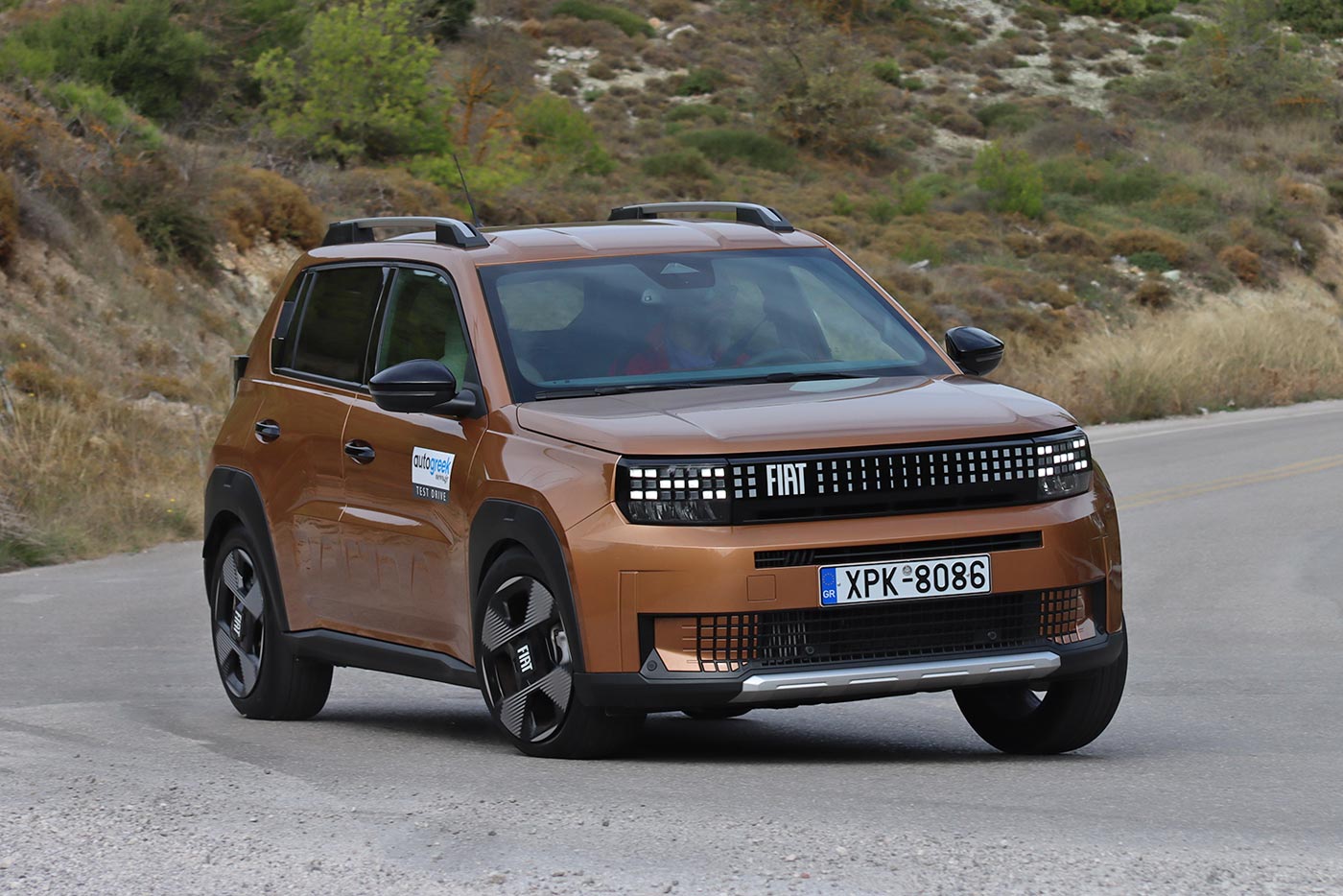 https://cdn.autogreeknews.gr/wp-content/uploads/2025/11/Fiat-Grande-Panda-2025-18.jpg