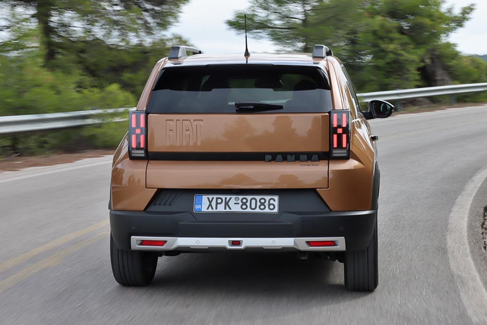 https://cdn.autogreeknews.gr/wp-content/uploads/2025/11/Fiat-Grande-Panda-2025-5.jpg