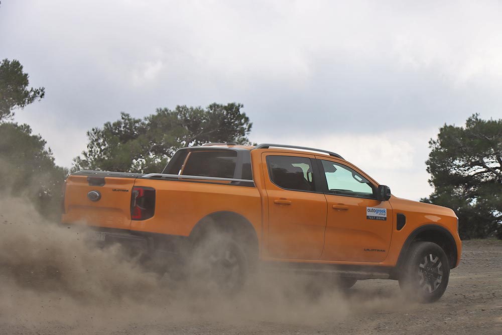 https://cdn.autogreeknews.gr/wp-content/uploads/2025/11/Ford-Ranger-PHEV-2.jpg