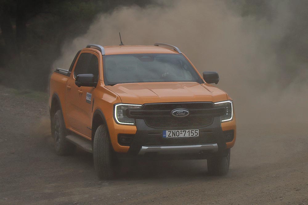 https://cdn.autogreeknews.gr/wp-content/uploads/2025/11/Ford-Ranger-PHEV-8.jpg