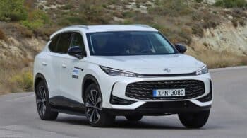 SUVάρα σε σούπερ τιμή το νέο MG HS PHEV 272 PS