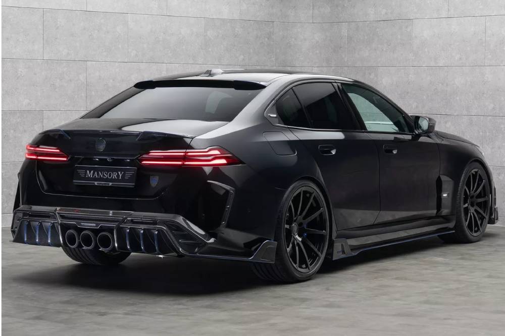 https://cdn.autogreeknews.gr/wp-content/uploads/2025/11/Mansory-BMW-G90-M5-14-2.jpg