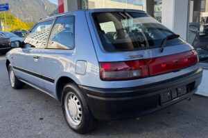 Mazda 323 1990 (4)