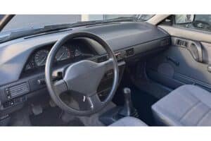 Mazda 323 1990 (6)