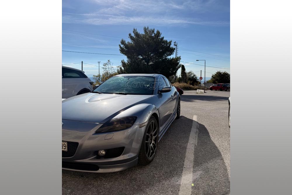 https://cdn.autogreeknews.gr/wp-content/uploads/2025/11/Mazda-RX-8-2004-1.jpg