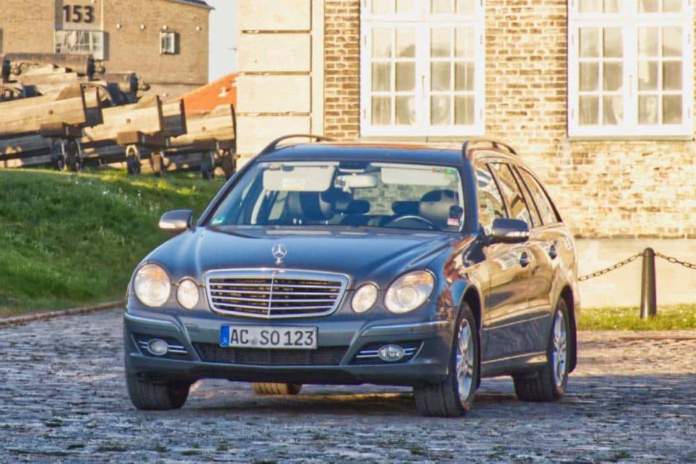 https://cdn.autogreeknews.gr/wp-content/uploads/2025/11/Mercedes-E-280-CDI-2006-1.jpg