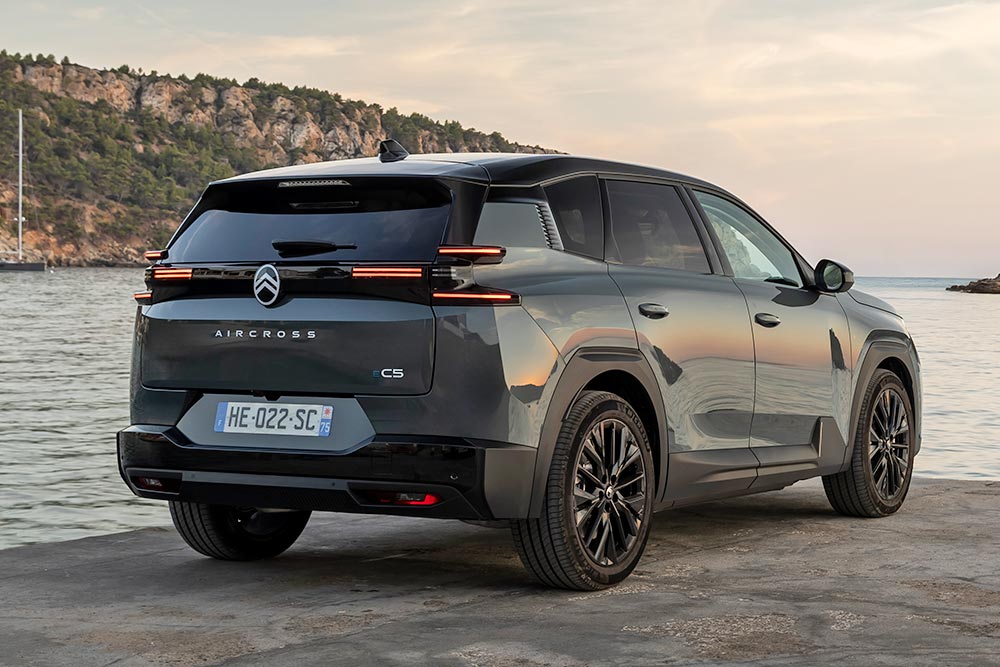 https://cdn.autogreeknews.gr/wp-content/uploads/2025/11/NEW_C5_AIRCROSS-14.jpg