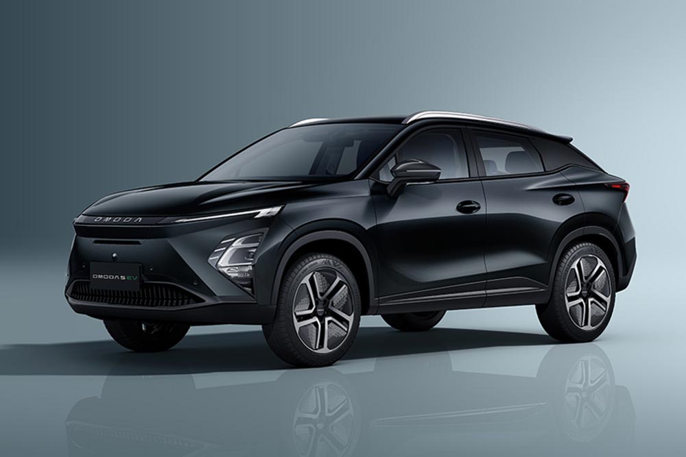 https://cdn.autogreeknews.gr/wp-content/uploads/2025/11/Omoda-5-EV.jpg