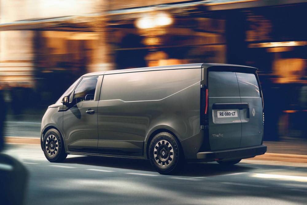 https://cdn.autogreeknews.gr/wp-content/uploads/2025/11/Renault-Trafic-Van-E-Tech-electric-6-1.jpg
