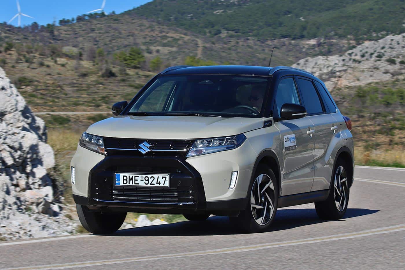 https://cdn.autogreeknews.gr/wp-content/uploads/2025/11/Suzuki-Vitara-1.4-110-1.jpg