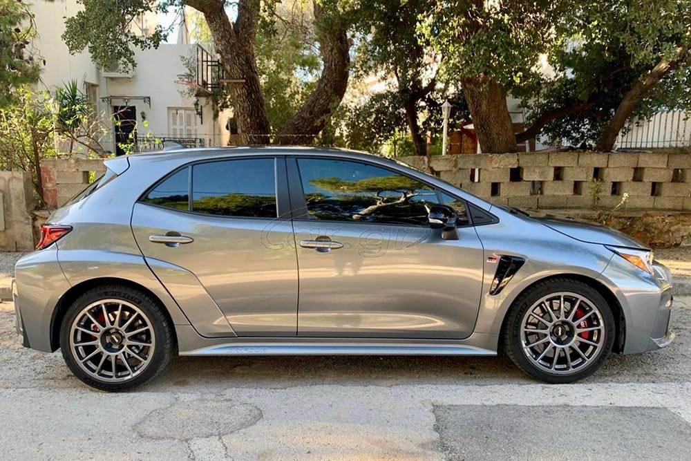https://cdn.autogreeknews.gr/wp-content/uploads/2025/11/Toyota-Corolla-2023-GR-FOUR-SPORT-10.jpg