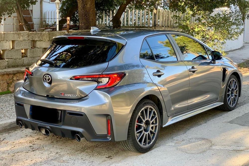 https://cdn.autogreeknews.gr/wp-content/uploads/2025/11/Toyota-Corolla-2023-GR-FOUR-SPORT-9.jpg