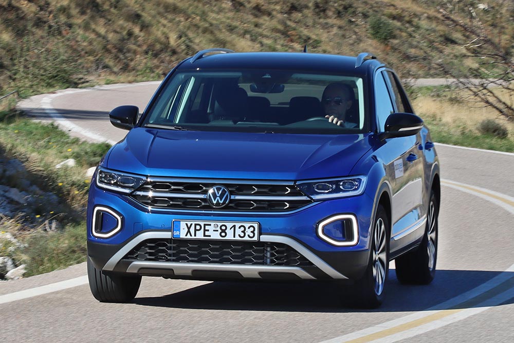 https://cdn.autogreeknews.gr/wp-content/uploads/2025/11/VW-T-Roc-1.5-TSI-Dream-31.jpg