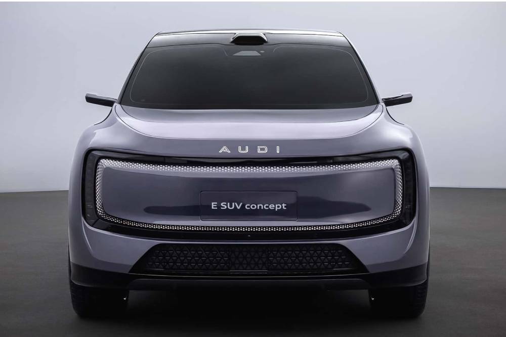 https://cdn.autogreeknews.gr/wp-content/uploads/2025/11/audi-e-suv-concept-3.jpg