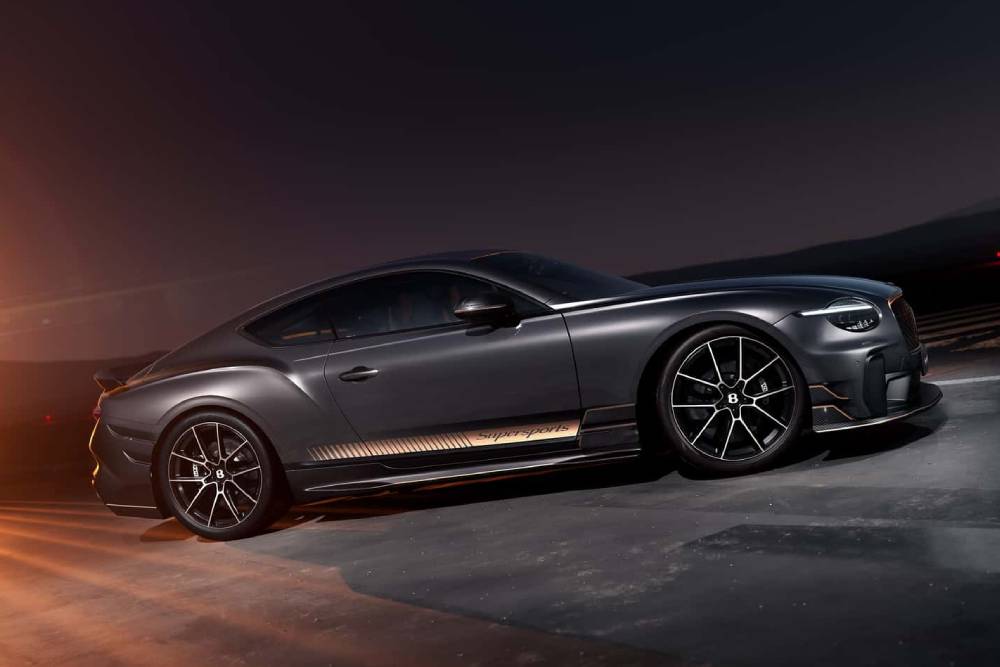 https://cdn.autogreeknews.gr/wp-content/uploads/2025/11/bentley-continental-gt-supersports-5.jpg