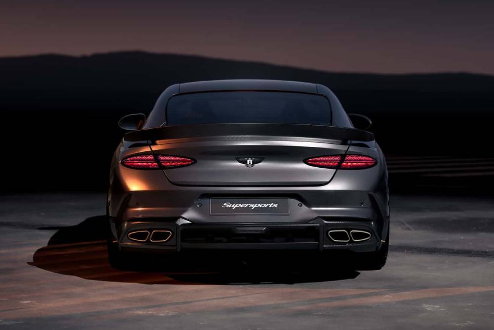 https://cdn.autogreeknews.gr/wp-content/uploads/2025/11/bentley-continental-gt-supersports-7.jpg