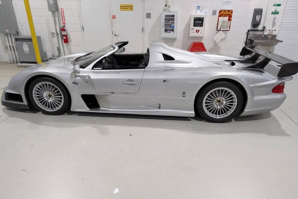 https://cdn.autogreeknews.gr/wp-content/uploads/2025/11/fbi-clk-gtr.jpg
