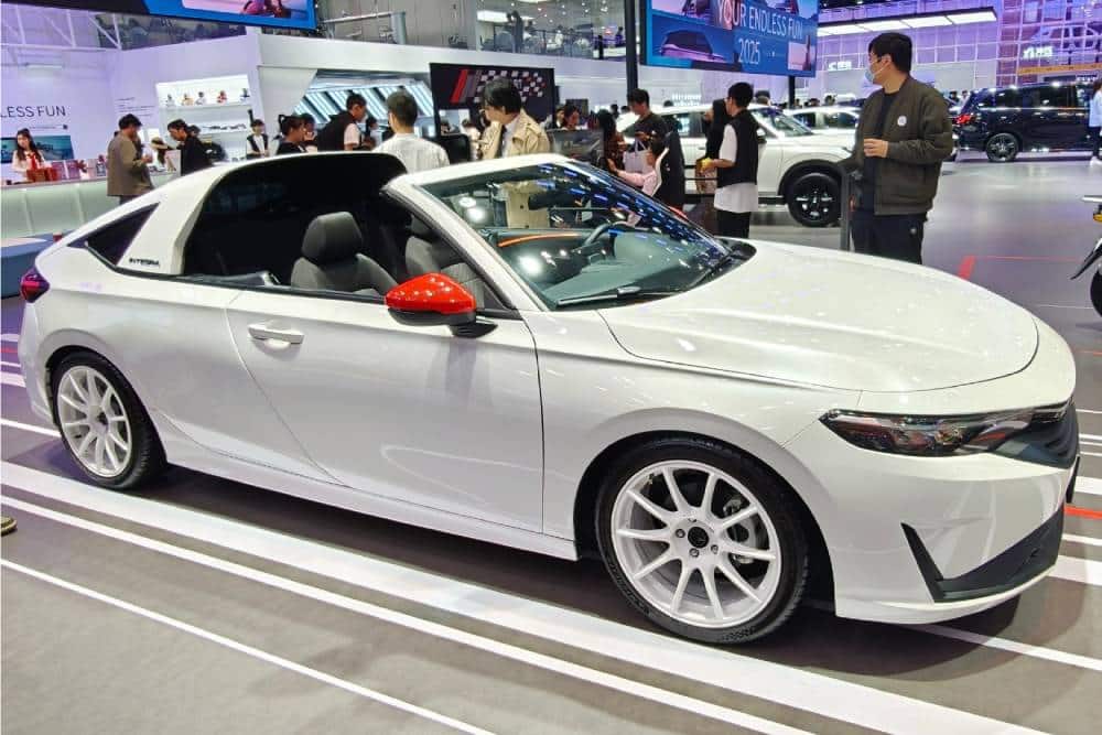 https://cdn.autogreeknews.gr/wp-content/uploads/2025/11/honda-integra-targa-5.jpg