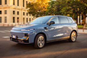 Τιμές, εκδόσεις και εξοπλισμός του Leapmotor B10 στην Ελλάδα