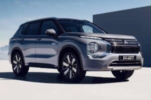 Νέο Mitsubishi Outlander PHEV ξεπερνά τα 840 χλμ. αυτονομίας