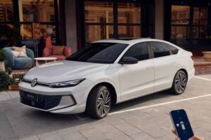 Νέα μικρο-μεσαία «κούρσα» VW Lavida Pro