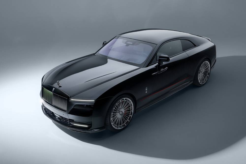 https://cdn.autogreeknews.gr/wp-content/uploads/2025/11/novitec-makes-the-rolls-royce-spectre-black-badge-3.jpg