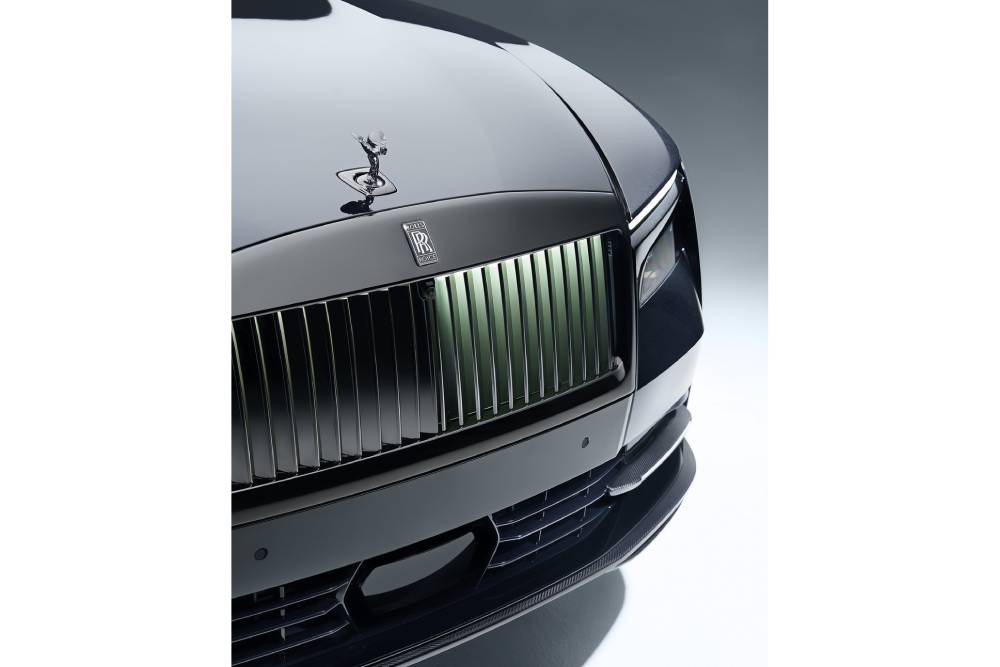 https://cdn.autogreeknews.gr/wp-content/uploads/2025/11/novitec-makes-the-rolls-royce-spectre-black-badge-6.jpg