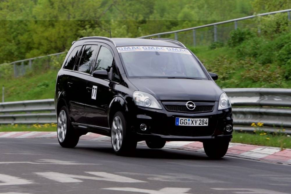 https://cdn.autogreeknews.gr/wp-content/uploads/2025/11/opel-zafira-opc-400hp.jpg