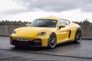 Γεμίζει μπαταρίες η ηλεκτρική Porsche Cayman