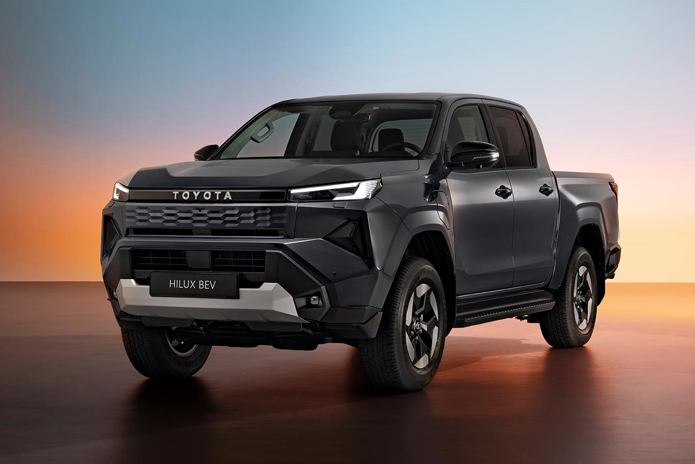 https://cdn.autogreeknews.gr/wp-content/uploads/2025/11/toyota-hilux-2025-1.jpg