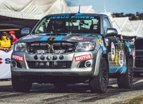 Ασύγκριτο Toyota Hilux V12 twinturbo με 570 άλογα (+videos)