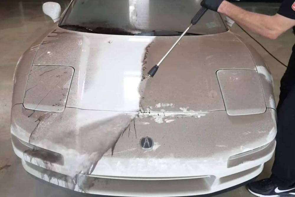 https://cdn.autogreeknews.gr/wp-content/uploads/2025/12/1992-nsx-detail.jpg