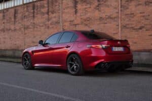Alfa-Romeo-Giulia-and-Stelvio-Quadrifoglio-Collezi (3)