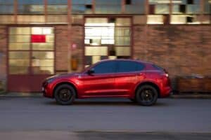 Alfa-Romeo-Giulia-and-Stelvio-Quadrifoglio-Collezi (7)