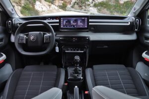 Citroen-C3-1.2T-100-hp-2024-20